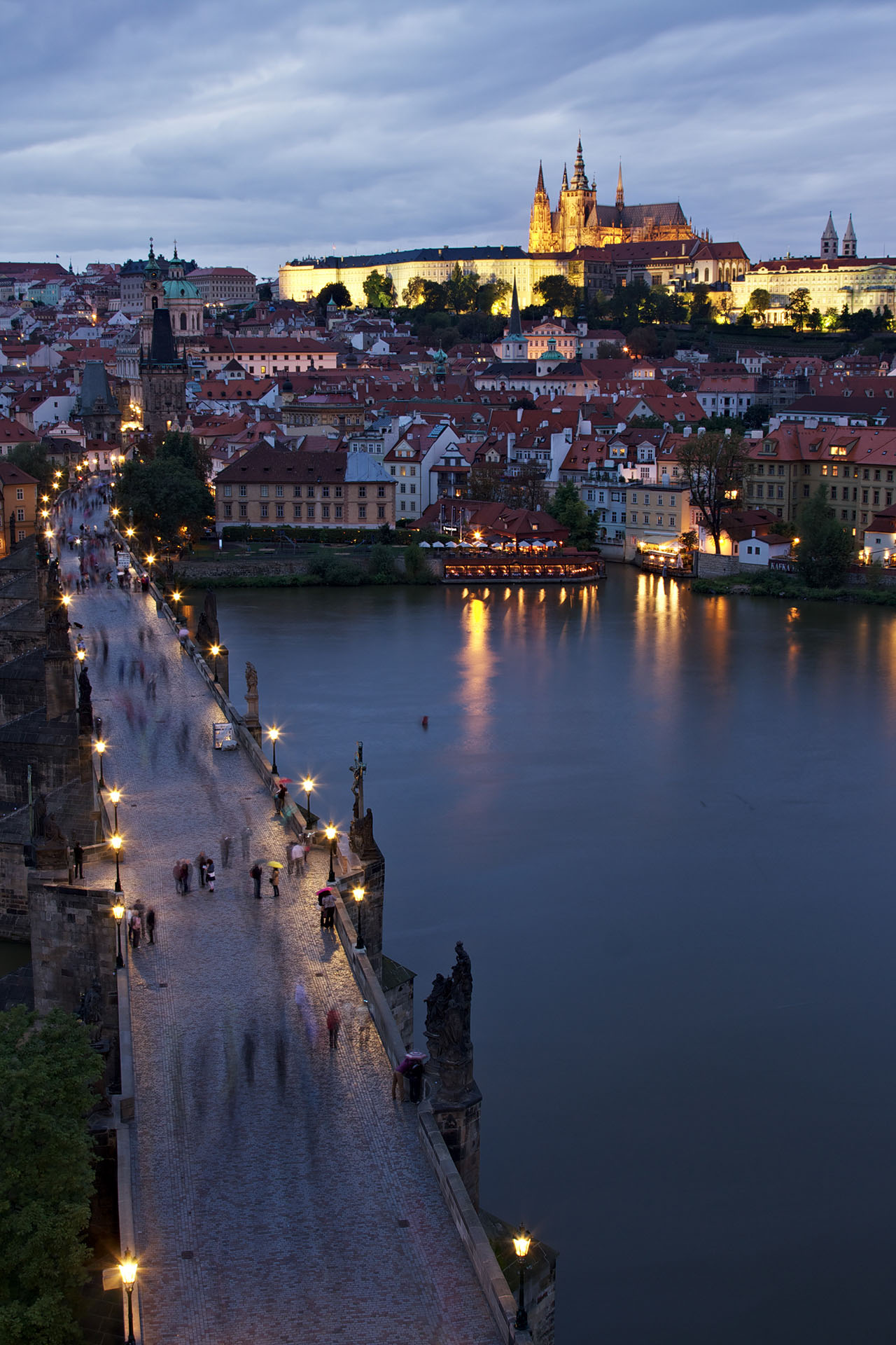 Ponte Carlo di notte - Praga.