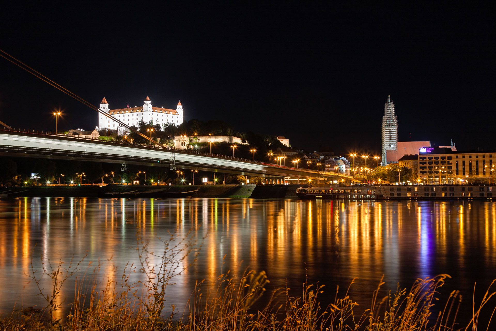 Bratislava di notte