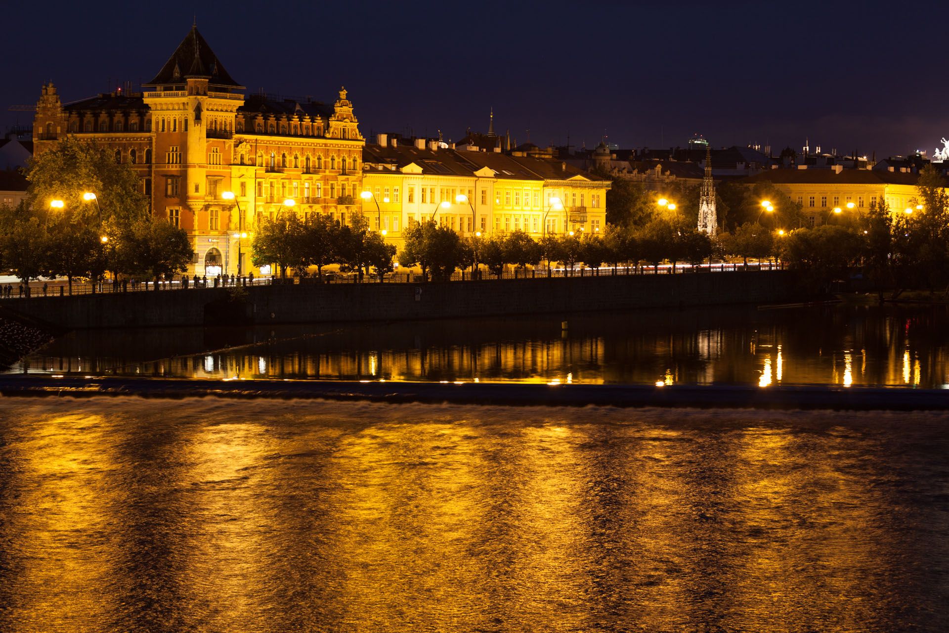 Vista notturna da Ponte Carlo - Praga