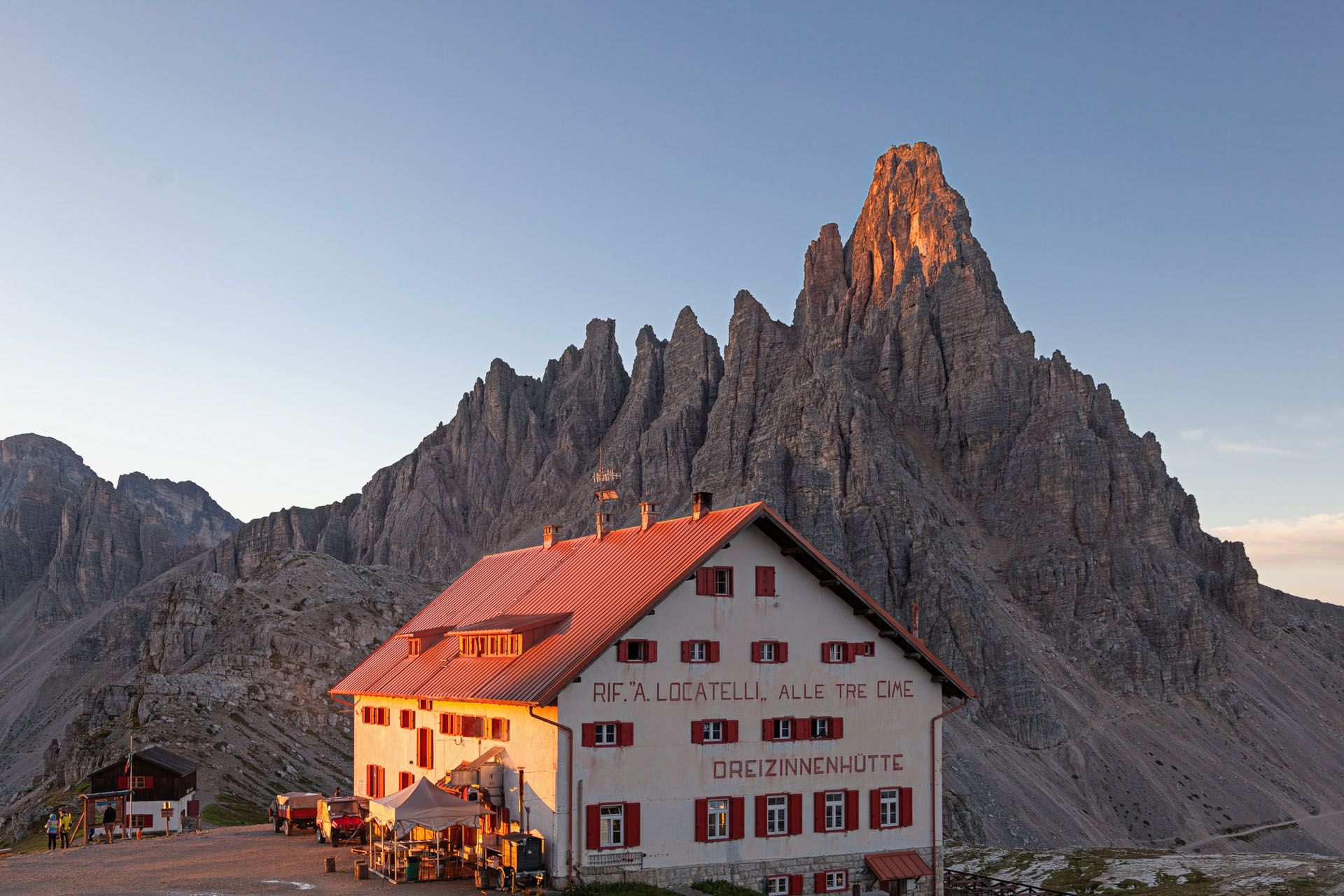 Rifugio Locatelli alle Tre Cime di Lavarello con Monte Paterno