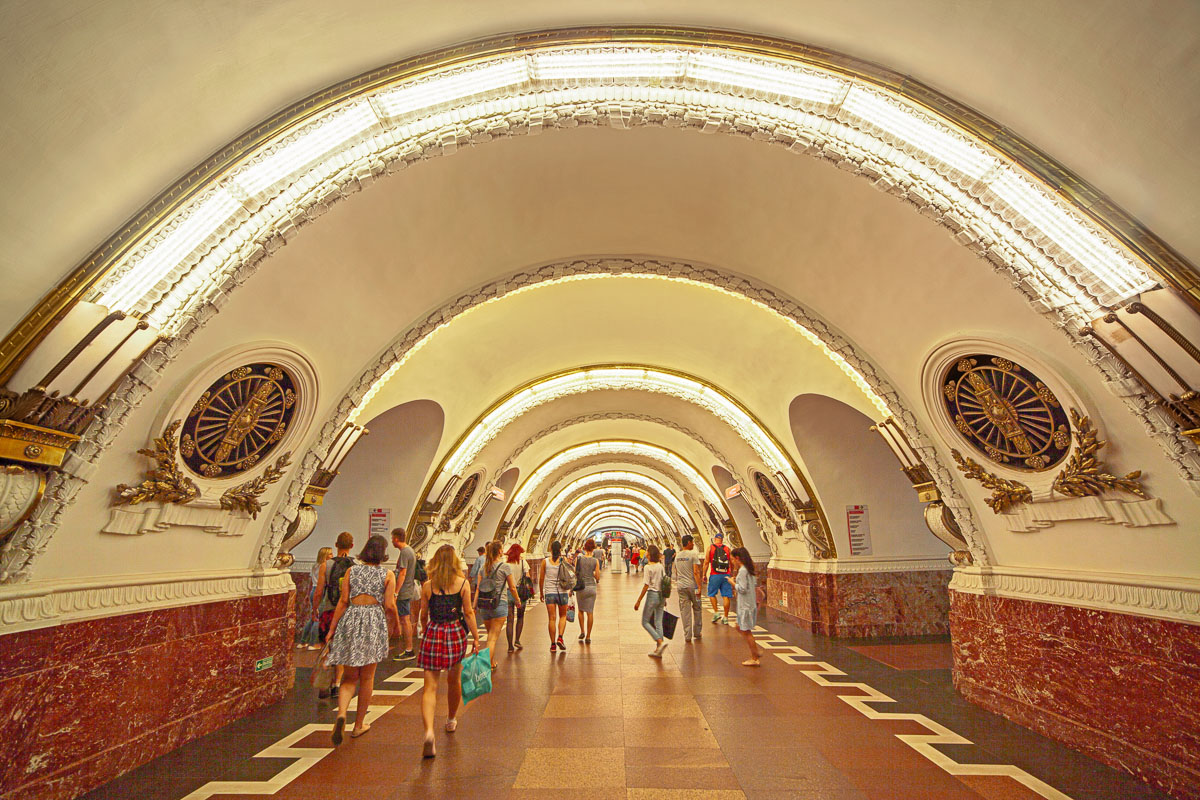 Ploshchad Vosstaniya metro station St. Petersburg