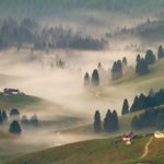 Vista da Casara Montagna Nova all'alba con la foschia del primo mattino.