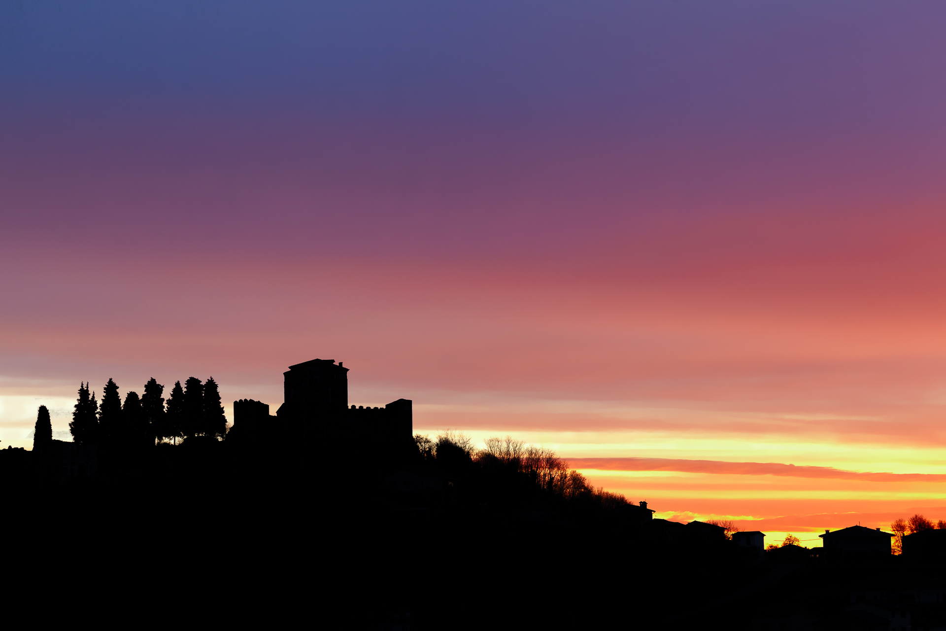 Castello di Arzignano al sorgere del sole