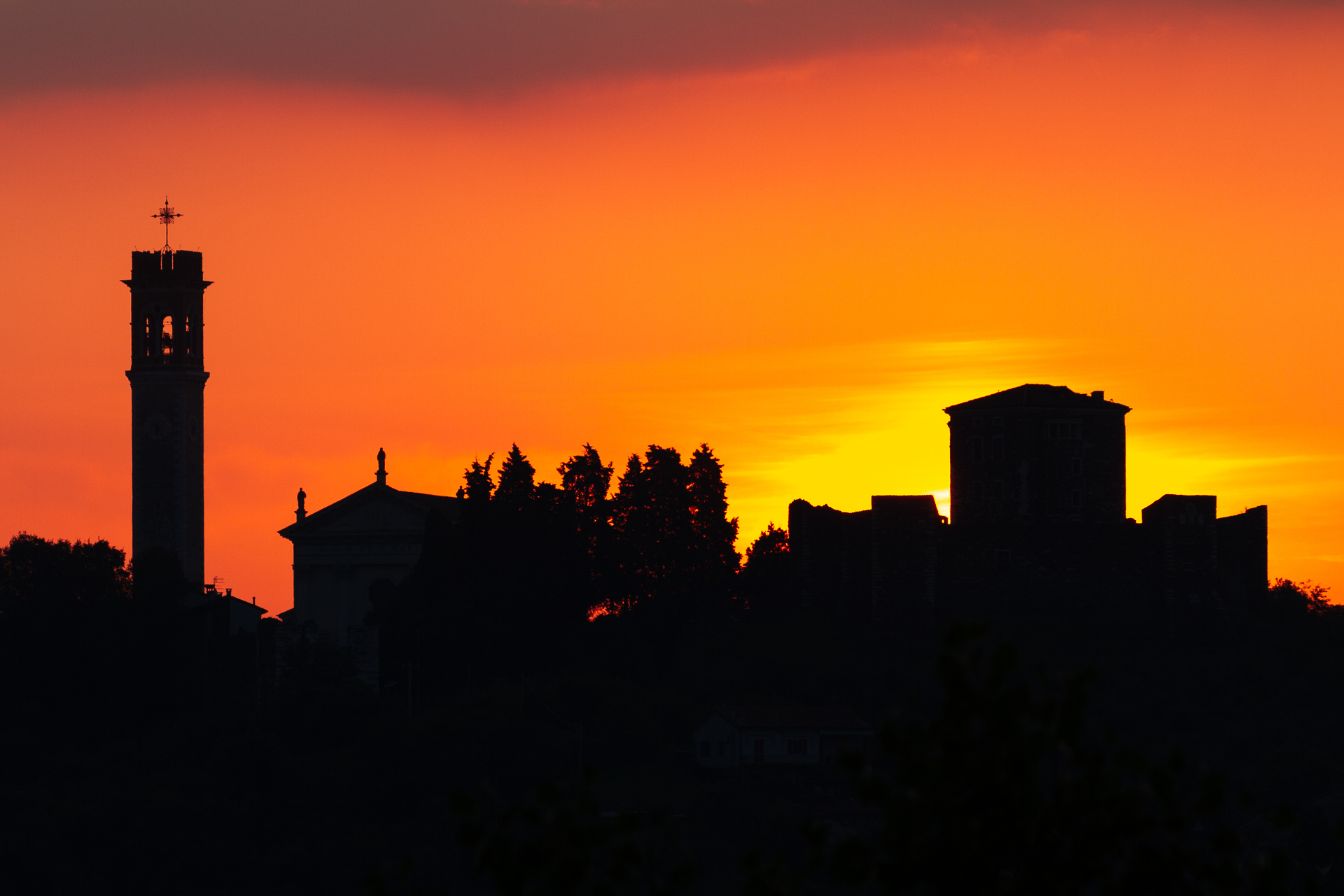 Castello di Arzignano al sorgere del sole