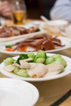 Cibo cinese in un ristorante a Pechino