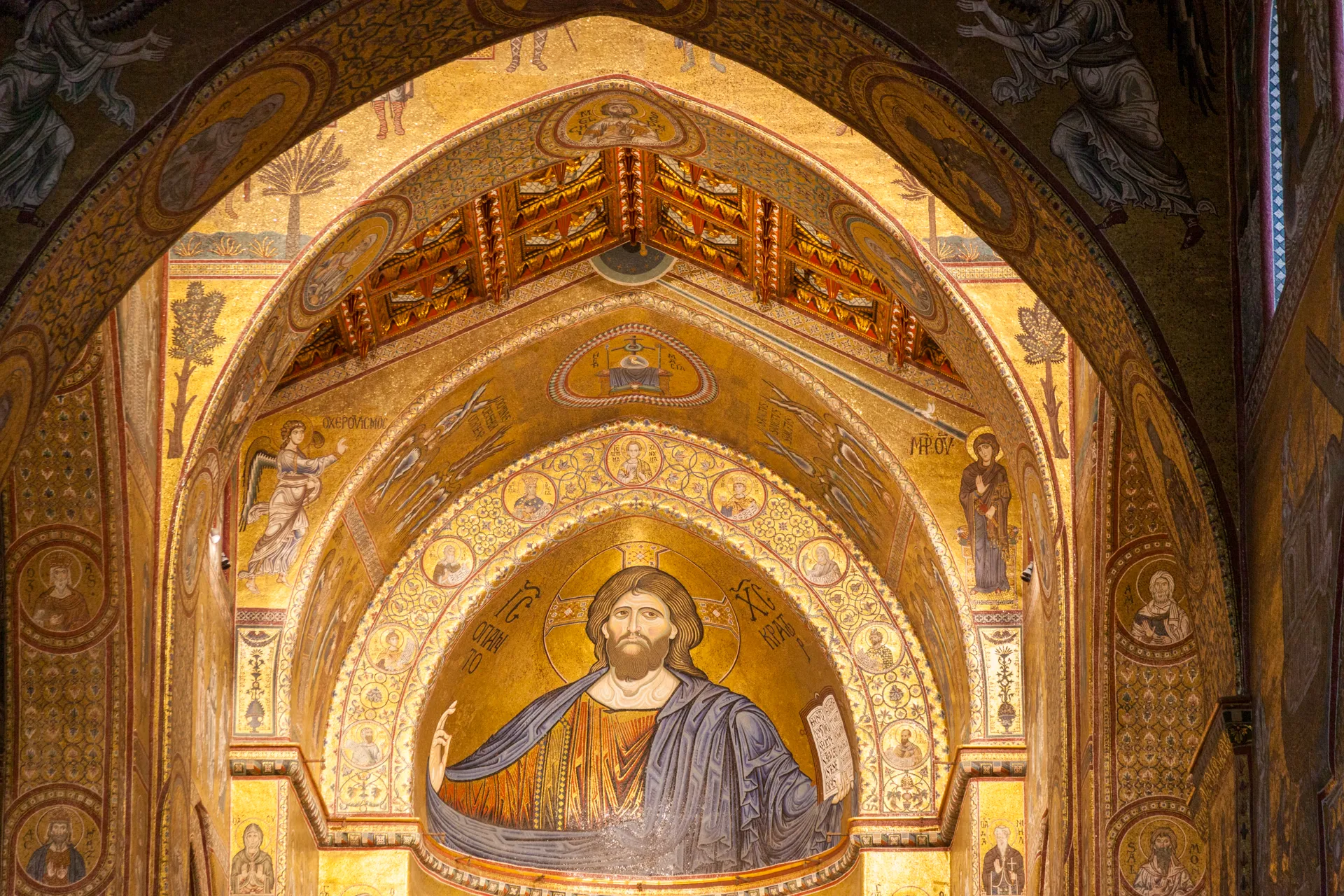 Volta a mosaico con Cristo Pantocratore