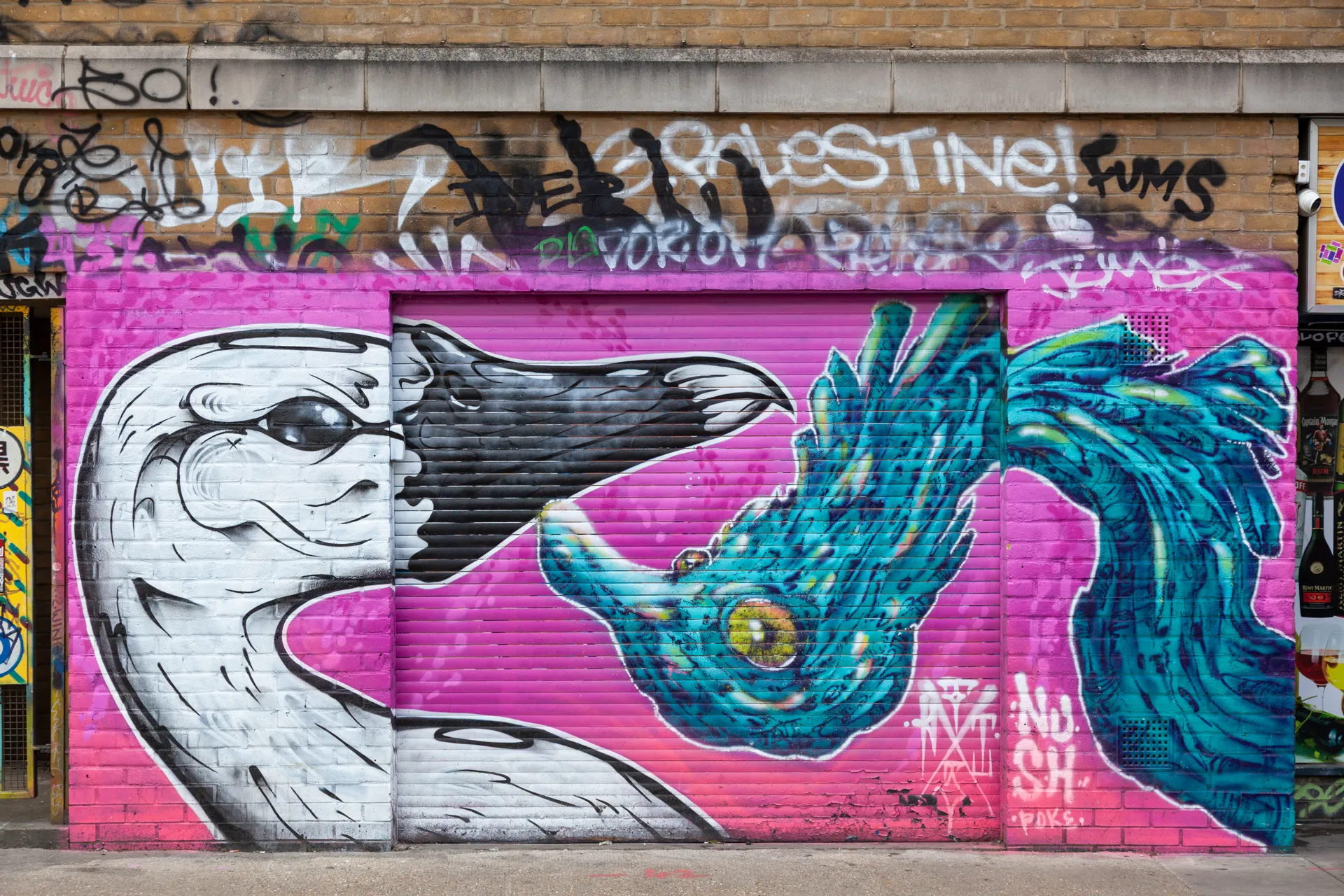 Un incontro surreale tra animali immaginari nel cuore dell’East End. Osborn Street, angolo Brick Lane