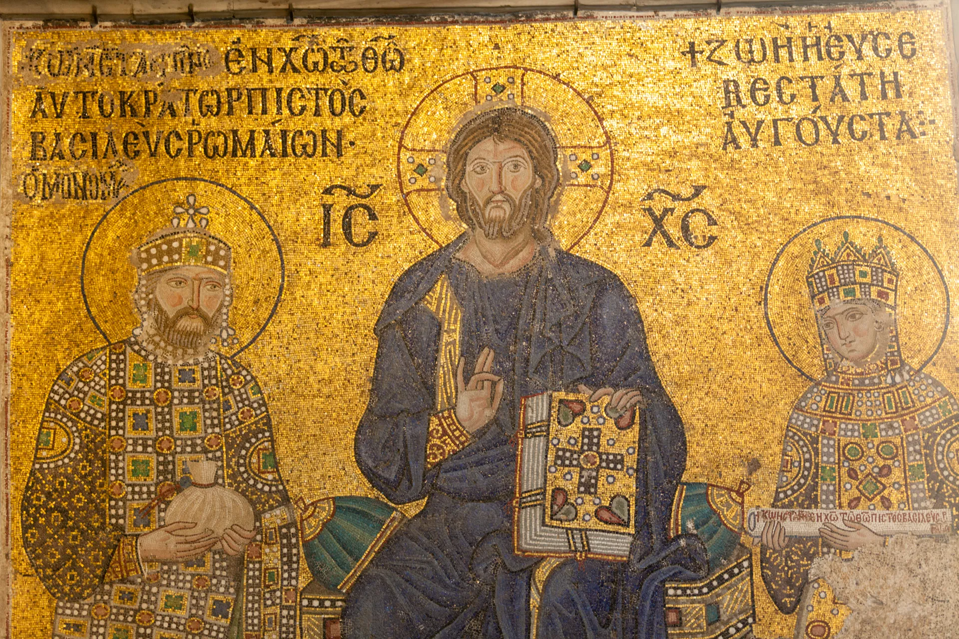 Mosaico dorato con Cristo Pantocratore nella Hagia Sophia