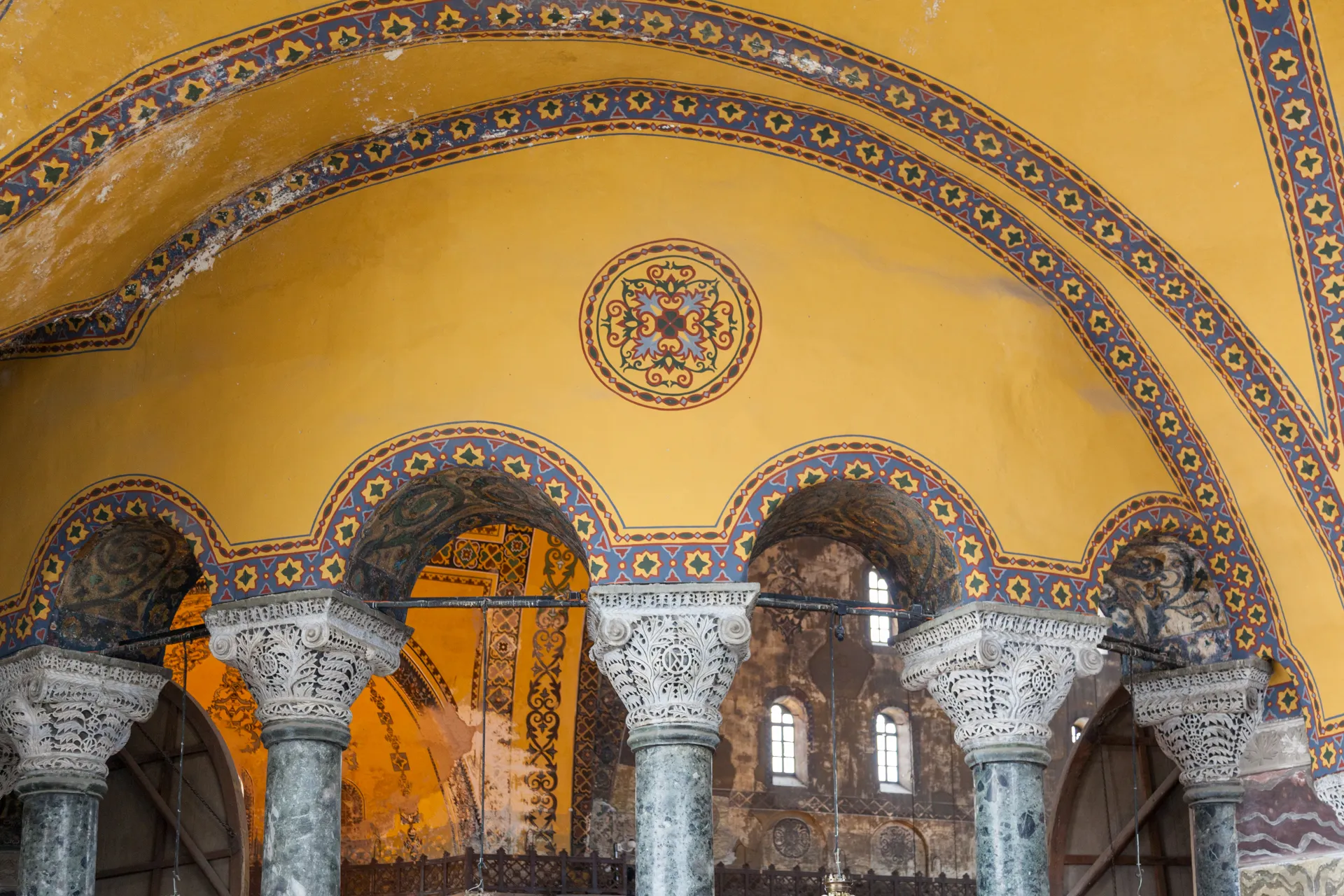 Mosaico con la Vergine e imperatori bizantini nella Hagia Sophia