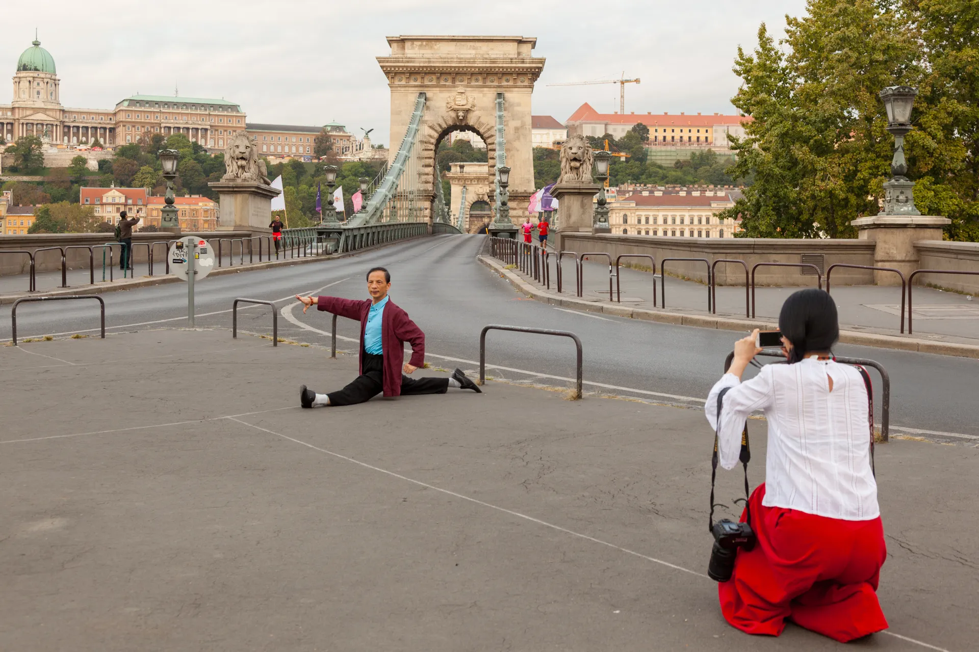 Turisti orientali Ponte delle Catene Budapest