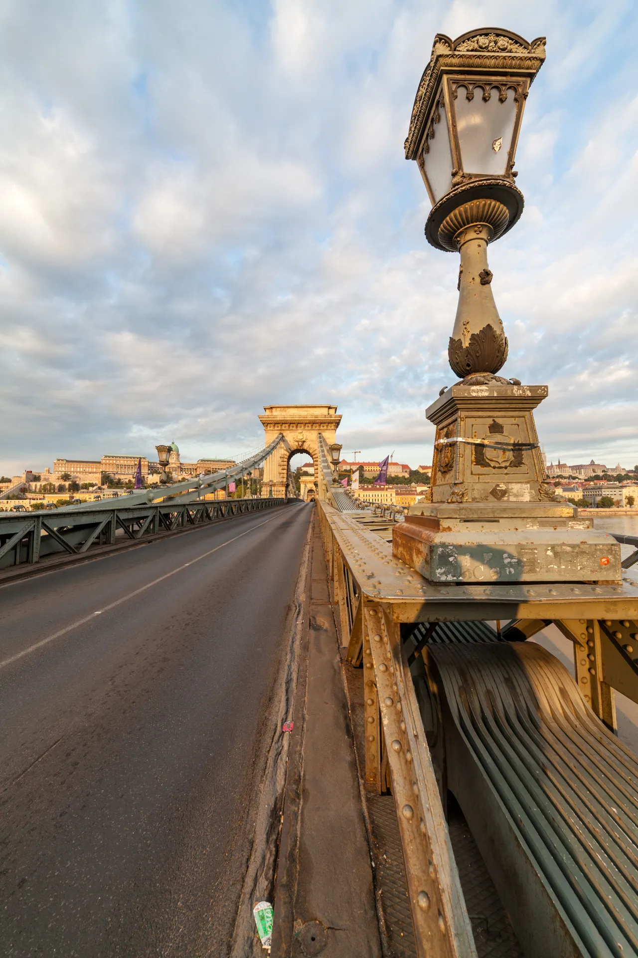 Lampione Ponte delle Catene Budapest dettaglio mattutino
