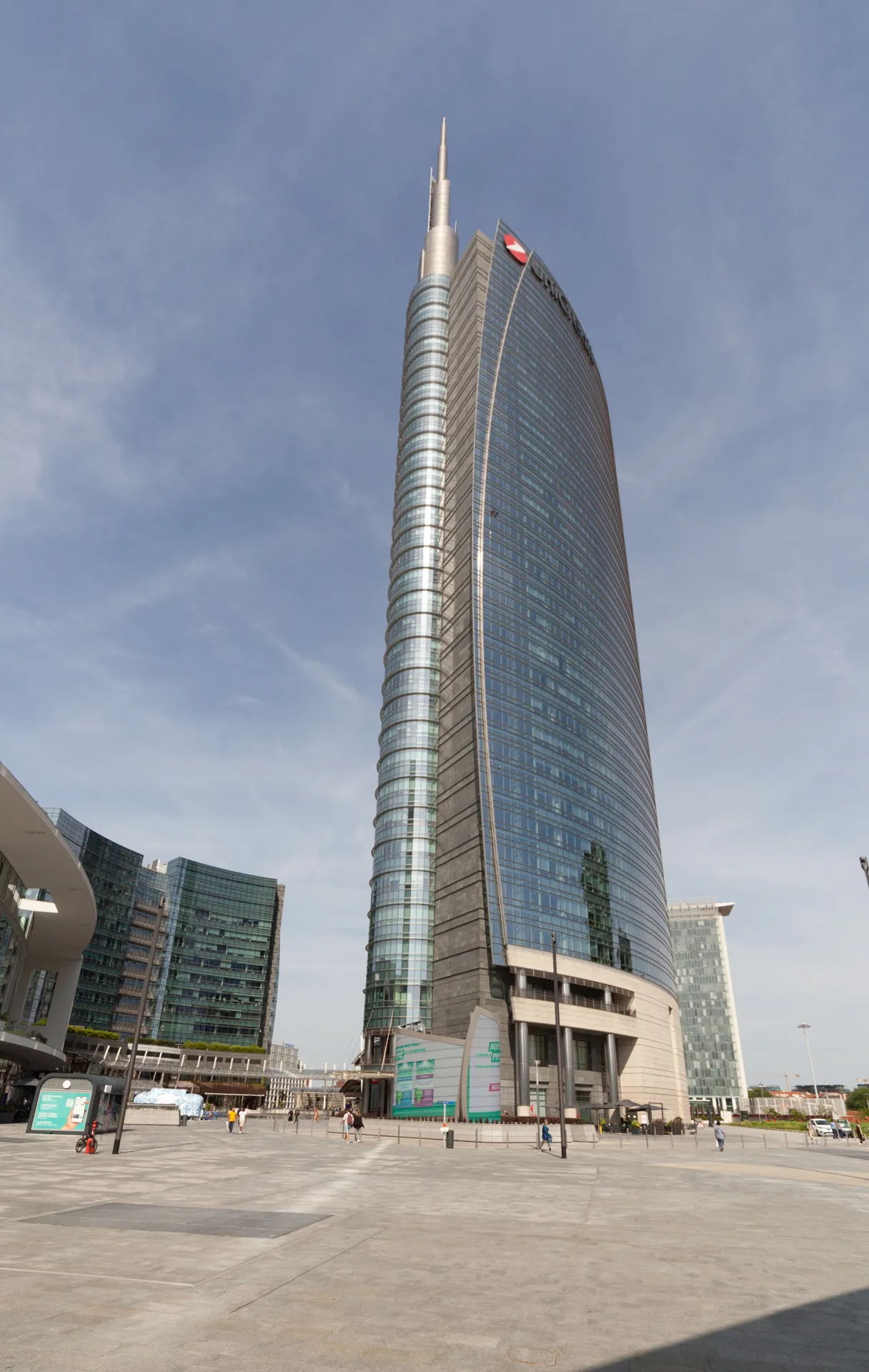 Vista verticale della Torre UniCredit, Milano