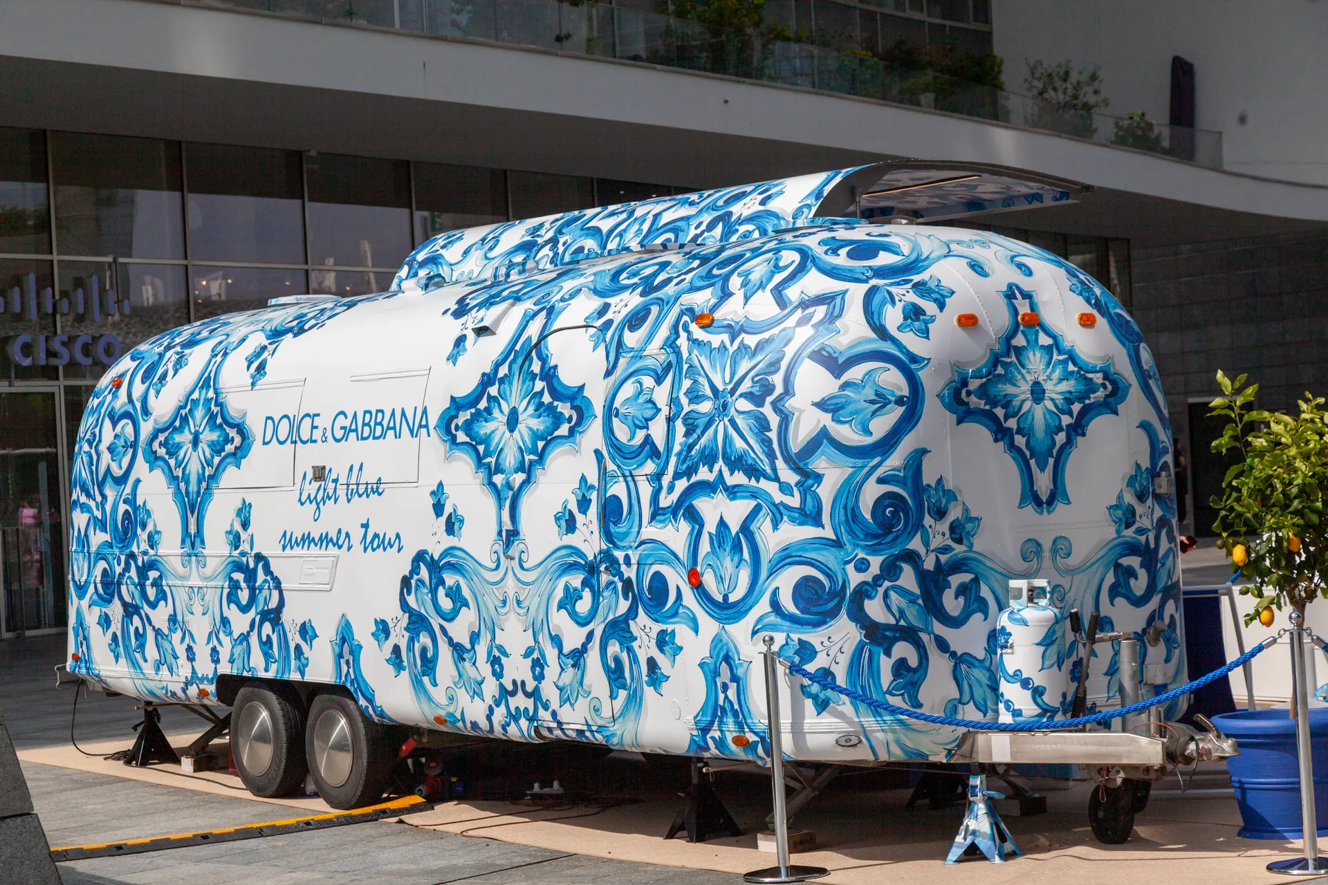 Veicolo promozionale Dolce&Gabbana, evento a Milano