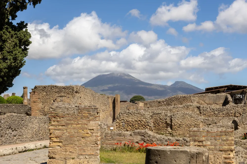Panorama del Vesuvio visto dall'antica città di Pompei